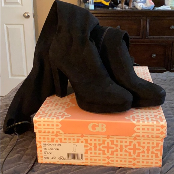 Over the knee boots - Picture 2 of 4